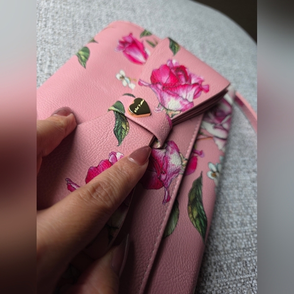 Betsey Johnson XL 3 Pocket Wallet Purse Floral Print - Picture 16 of 16